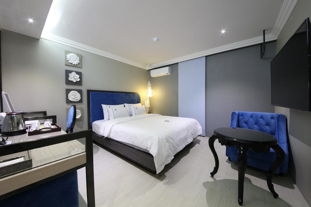 Avenue Hotel Jeonju Bagian luar foto