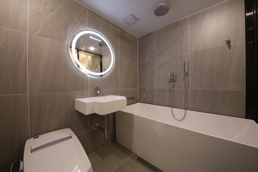 Avenue Hotel Jeonju Bagian luar foto