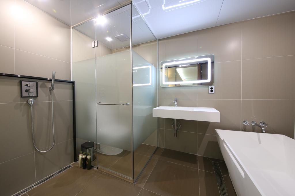Avenue Hotel Jeonju Bagian luar foto