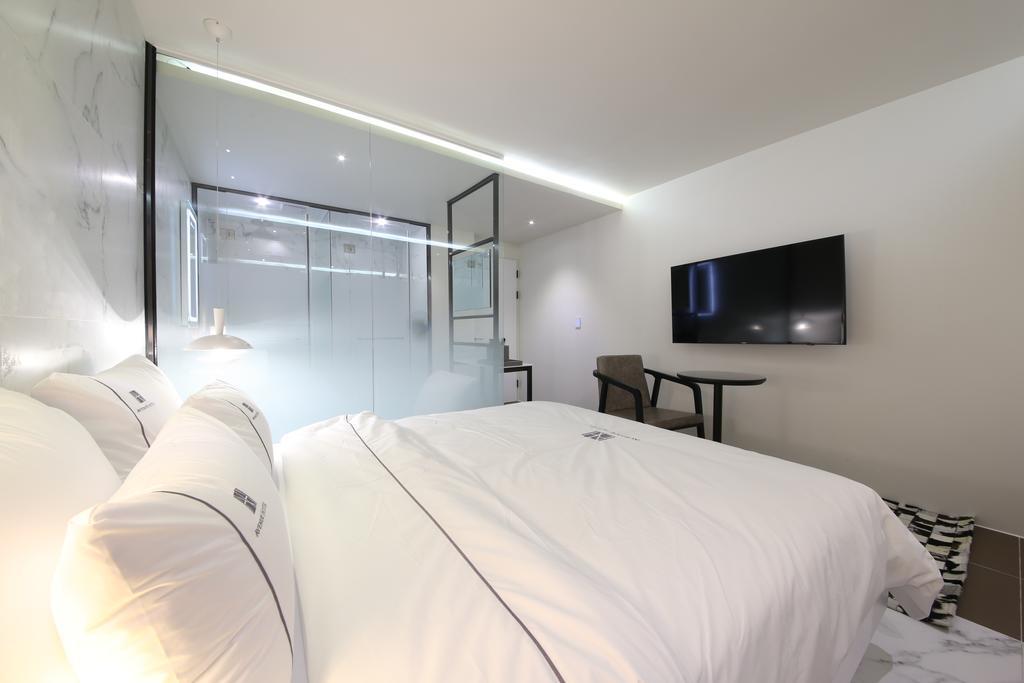 Avenue Hotel Jeonju Bagian luar foto
