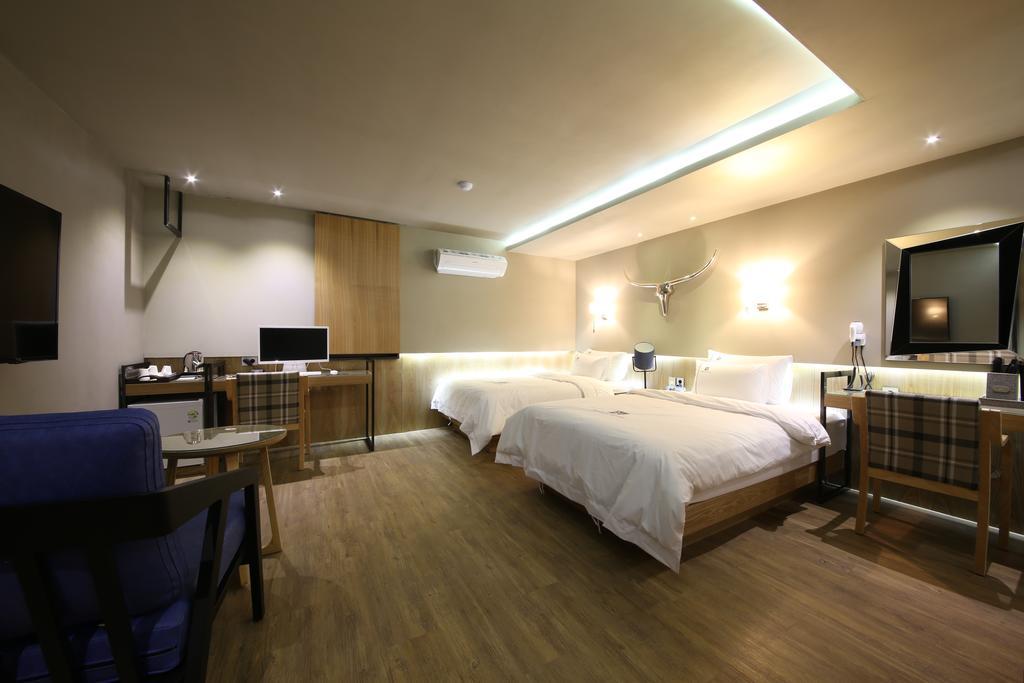 Avenue Hotel Jeonju Bagian luar foto