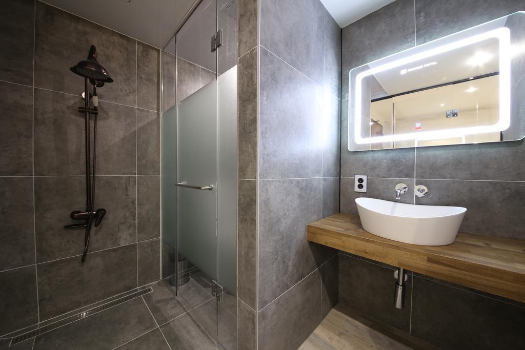 Avenue Hotel Jeonju Bagian luar foto