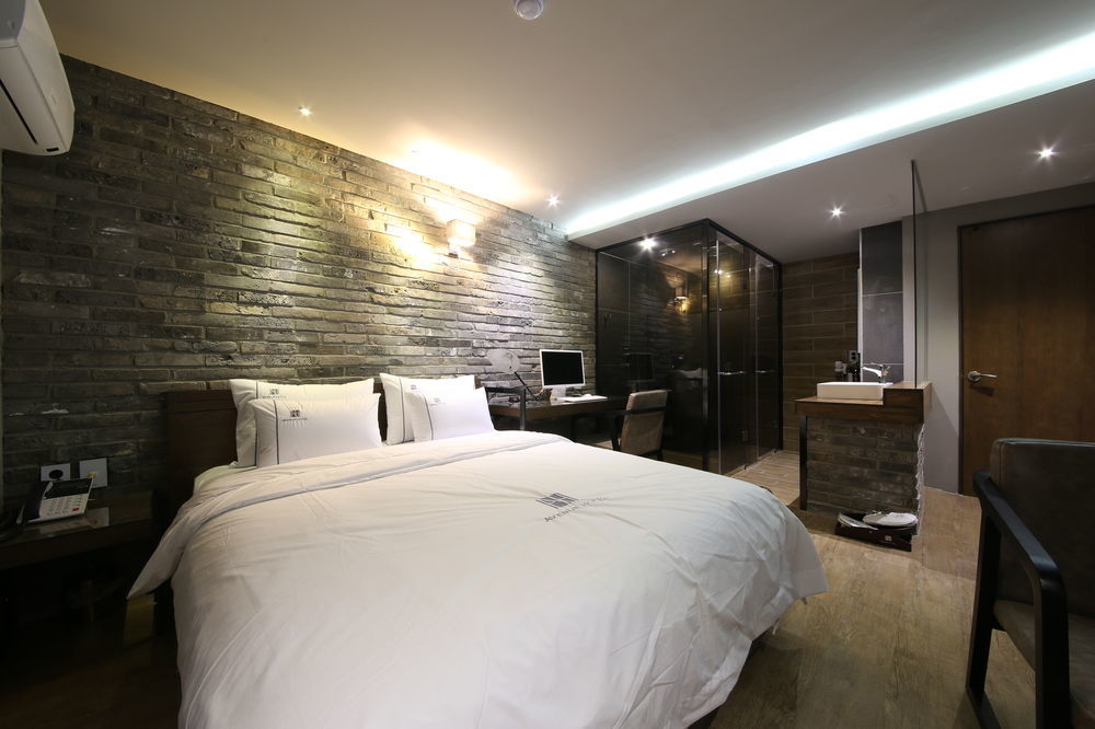Avenue Hotel Jeonju Bagian luar foto