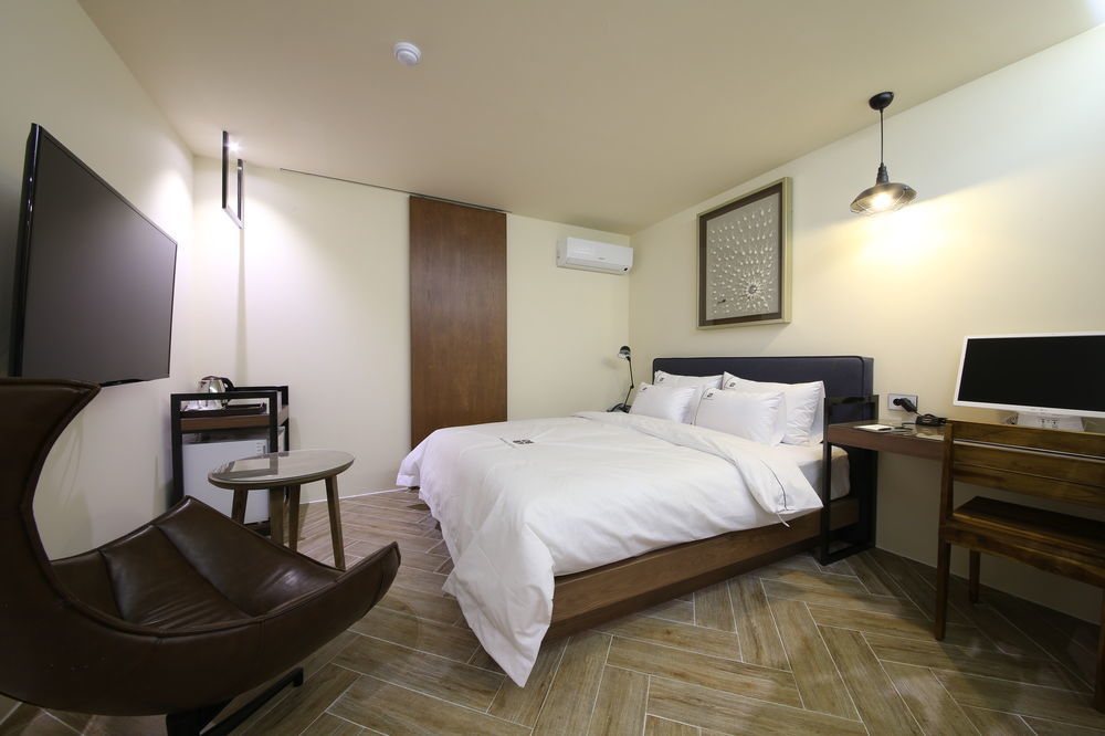 Avenue Hotel Jeonju Bagian luar foto